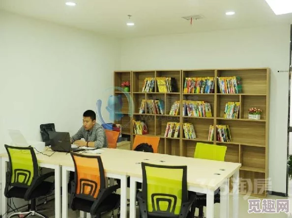 办公室秘辛：当秘书在工作中展现出疯狂的创造力与激情，如何改变职场氛围？