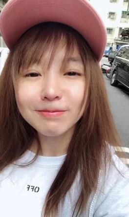 大胸美女引发热议，网友纷纷发表看法，有人认为这是对女性身材的过度关注，也有人表示欣赏这种美
