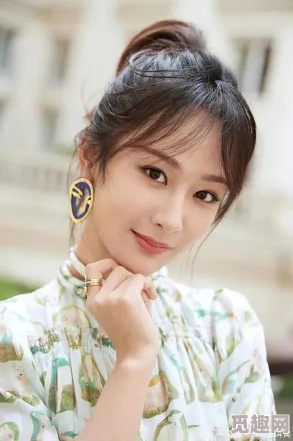 当代女性在职场与生活中如何打破传统束缚，勇敢追求自我价值与独立的故事