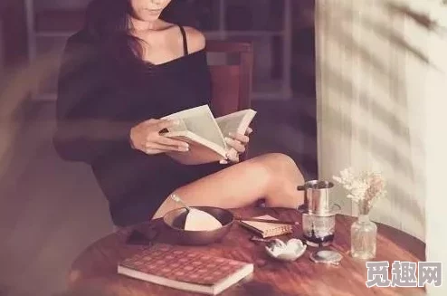 欧美饥渴熟妇高潮喷水水画面真实感人，激情四射让人欲罢不能