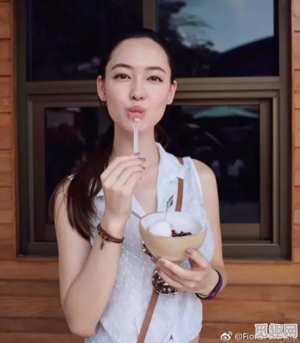 亚洲欧美在线模特颜值高身材棒，专业素养令人赞叹