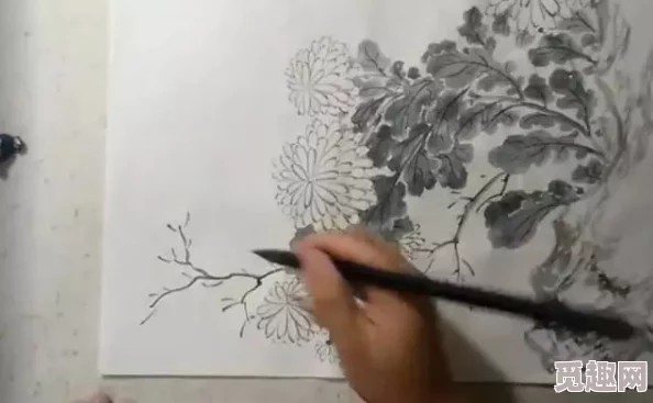 花花女郎的秘密情节跌宕起伏，人物刻画细腻，真是一部佳作