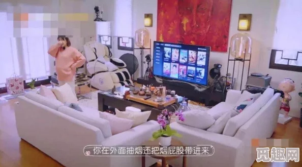 美女露出胸男生狂揉摸最近网上流传一则视频，内容涉及一名男子在公共场合对女子进行不当行为，此事件引发广泛关注和讨论