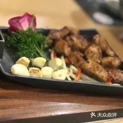 姬小满吃狂铁大季巴这是一道极具地方特色的美食,以其独特的风味和丰富的营养成分闻名于世