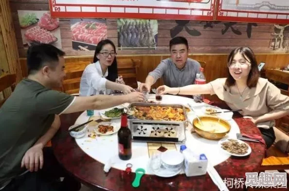 夜色91据说曾与神秘富商深夜密会共进晚餐举止亲昵引发网友热议